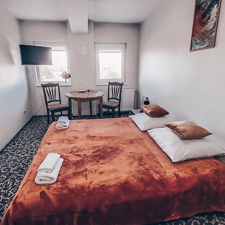 Pervaza Hotel ปาเนเวชิส ภายนอก รูปภาพ