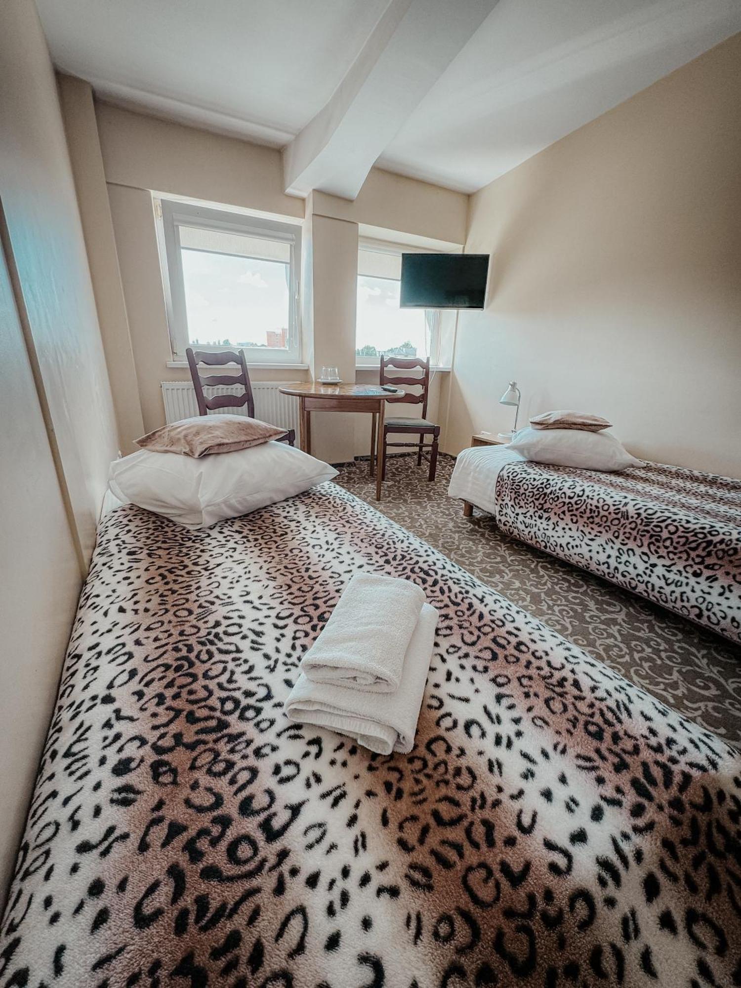 Pervaza Hotel ปาเนเวชิส ภายนอก รูปภาพ