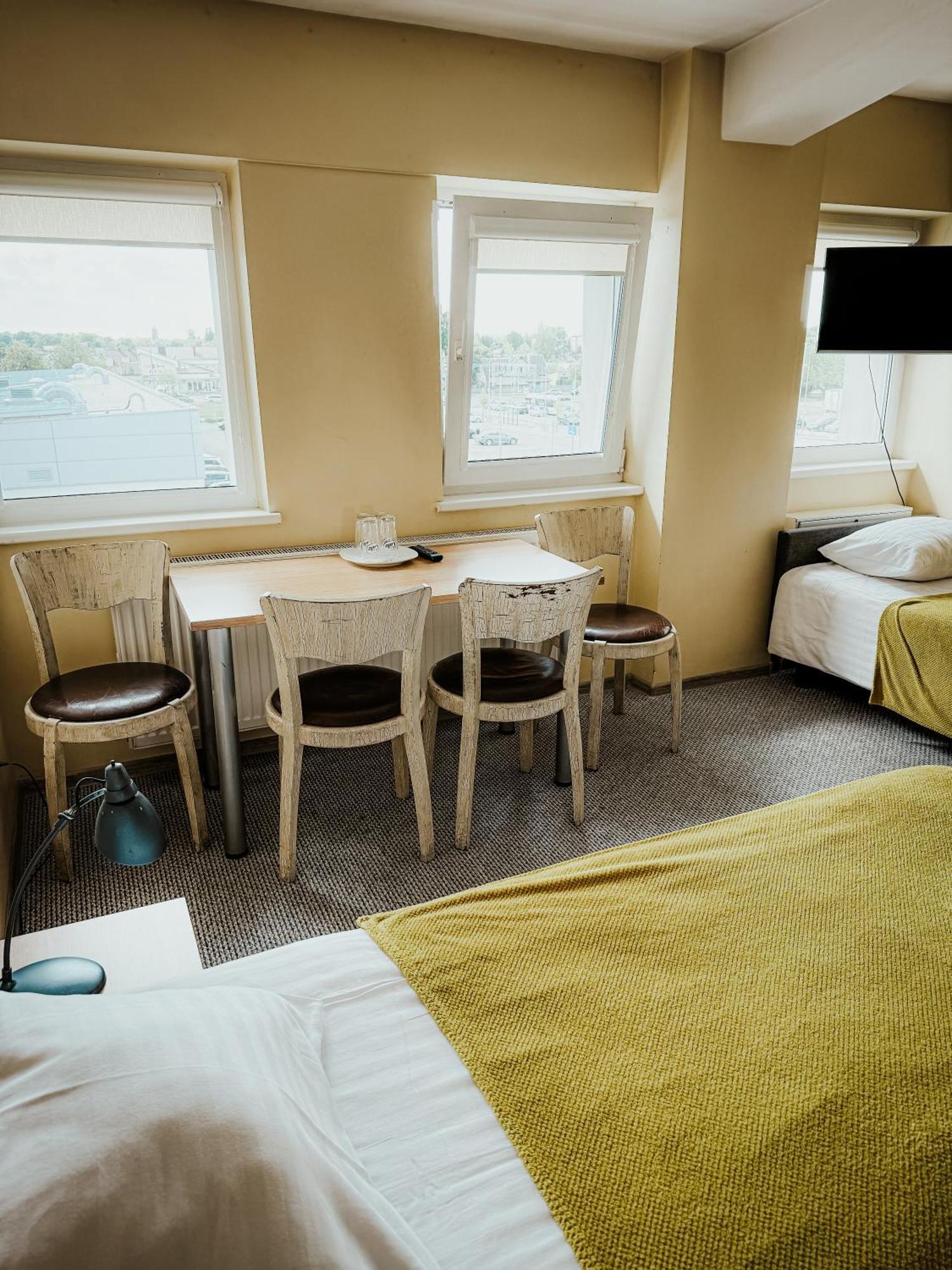 Pervaza Hotel ปาเนเวชิส ภายนอก รูปภาพ